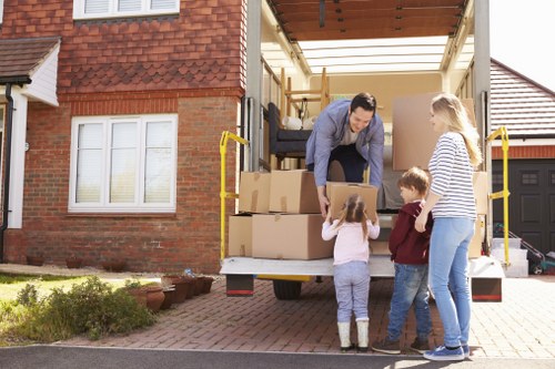 Removal truck hire service ready for a local Putney move