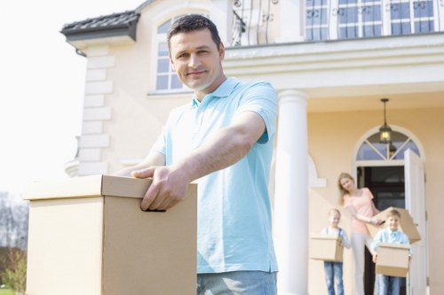 Local man and van moving service in Putney near residential streets